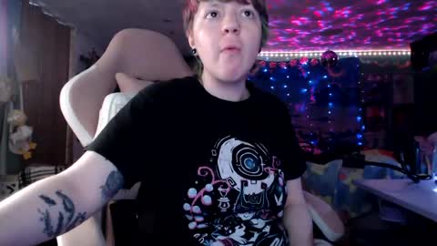 Snapshot of nerdy_squirty chatting on 13, 7, 2026 NerdySquirty online show from 13, 7, 2026