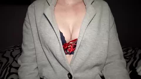 Crystal New online show from 27, 4, 2026