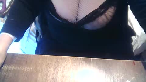 neslihan online show from 5, 1, 2025