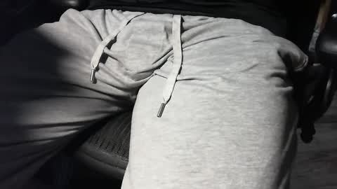 Snapshot of nevrsaynevr2000 chatting on 19, 9, 2025 nevrsaynevr2000 online show from 19, 9, 2025