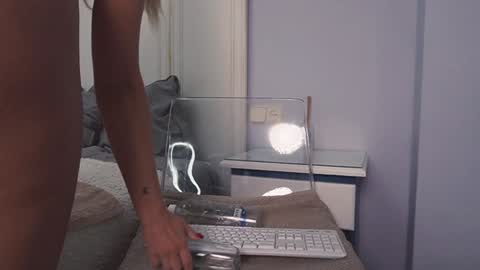 Snapshot of new_dee chatting on 1, 2, 2025 new dee online show from 1, 2, 2025