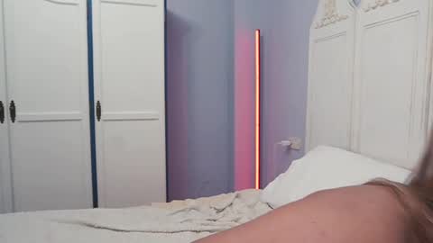 Snapshot of new_dee chatting on 15, 2, 2025 new dee online show from 15, 2, 2025