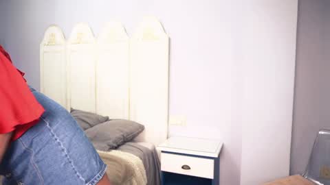 Snapshot of new_dee chatting on 8, 3, 2025 new dee online show from 8, 3, 2025