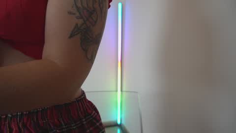Snapshot of new_dee chatting on 9, 9, 2025 new dee online show from 9, 9, 2025