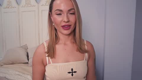 Snapshot of new_dee chatting on 15, 3, 2026 new dee online show from 15, 3, 2026