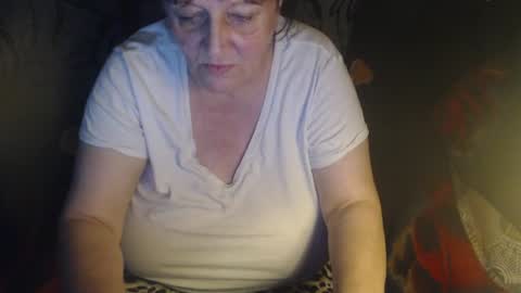 Snapshot of new_milf chatting on 5, 7, 2026 Lilly online show from 5, 7, 2026