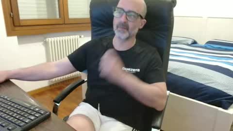 Snapshot of new_simi_74 chatting on 26, 4, 2026 simi online show from 26, 4, 2026