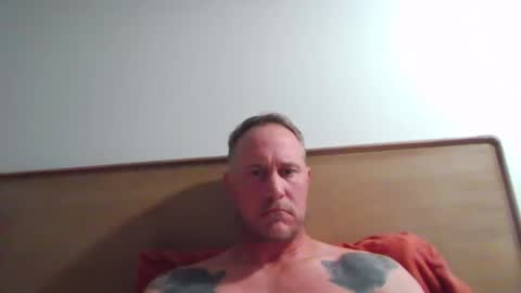 Snapshot of newportman1030 chatting on 24, 12, 2024 amandandhisgirl online show from 24, 12, 2024