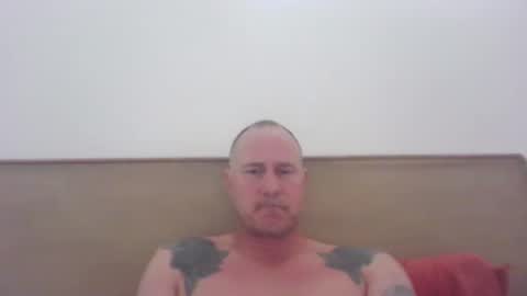 Snapshot of newportman1030 chatting on 1, 11, 2025 amandandhisgirl online show from 1, 11, 2025