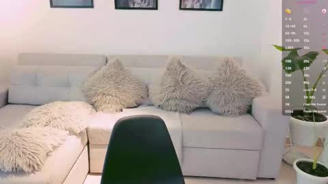 Snapshot of neythan__blaze chatting on 6, 10, 2025   online show from 6, 10, 2025