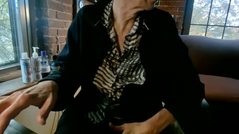 Snapshot of nfgwholoves2cum chatting on 11, 10, 2025 NFG Nice Friendly Guy Dick online show from 11, 10, 2025