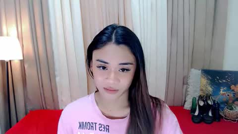 Snapshot of nhics_and_hades chatting on 17, 12, 2025 nhics and hades online show from 17, 12, 2025