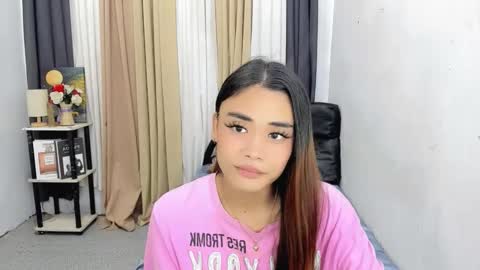 Snapshot of nhics_and_hades chatting on 19, 1, 2026 nhics and hades online show from 19, 1, 2026