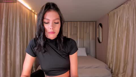 Call me Nia  online show from 21, 10, 2025