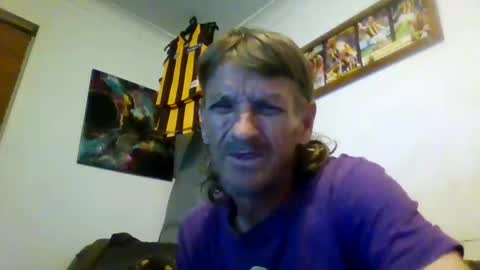 Snapshot of niceozziecockxxx chatting on 5, 1, 2025 Sexiishaine online show from 5, 1, 2025