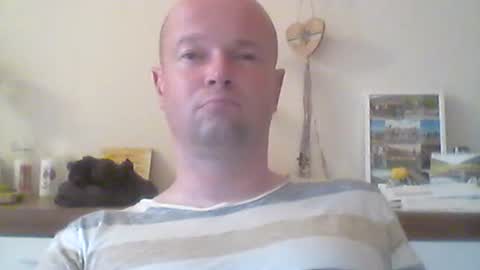Snapshot of nick1990b chatting on 22, 6, 2026 nick1990b online show from 22, 6, 2026