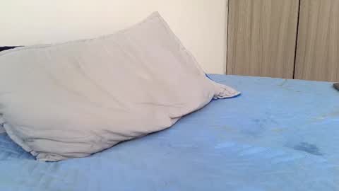 Nicolas              online show from 28, 2, 2025