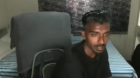 Snapshot of nickyle63 chatting on 20, 11, 2025 james online show from 20, 11, 2025