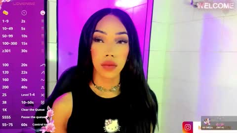 Snapshot of nickynoa chatting on 24, 10, 2025 Nicky online show from 24, 10, 2025