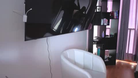 Nicky online show from 23, 10, 2025