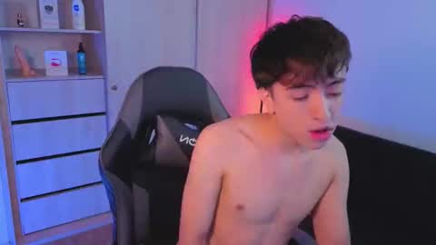 Snapshot of nicoisonline chatting on 2, 10, 2025 Nicolas online show from 2, 10, 2025