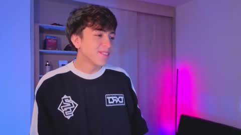 Snapshot of nicoisonline chatting on 17, 10, 2025 Nicolas online show from 17, 10, 2025