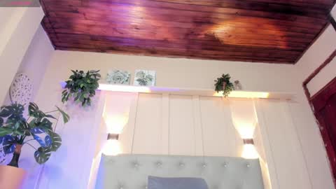 Snapshot of nicol_snow chatting on 17, 12, 2024 Your baby Nicol online show from 17, 12, 2024