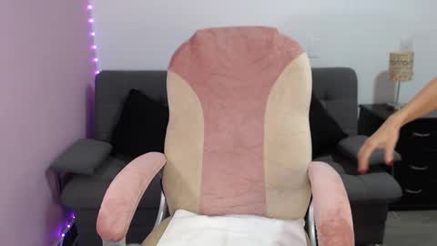 nicole Storm online show from 9, 9, 2025