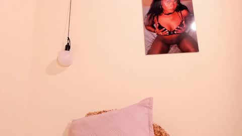 Snapshot of nicol_villa_ chatting on 7, 1, 2025 Nicol Villa online show from 7, 1, 2025