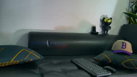 Nicolas online show from 6, 11, 2025