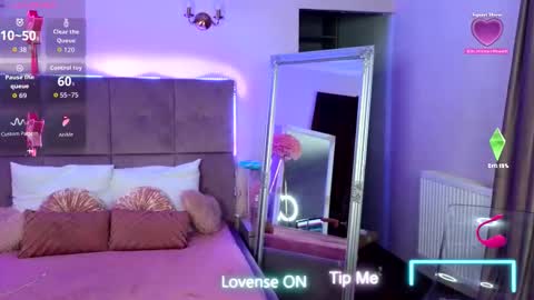 Snapshot of nicole_bond chatting on 11, 10, 2025 NicoleBond online show from 11, 10, 2025