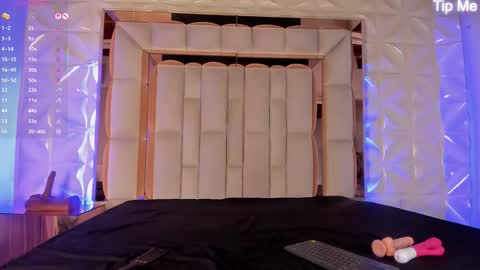 Nicole  online show from 7, 11, 2025