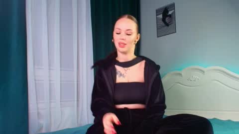 Snapshot of nicole_edison chatting on 27, 3, 2026 Surprisingly my name is exactly Nicole online show from 27, 3, 2026