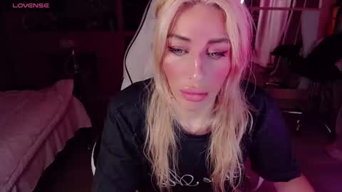 Nicole online show from 27, 7, 2026