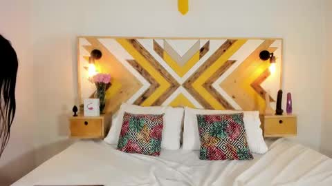 Nicole Haley online show from 1, 3, 2025