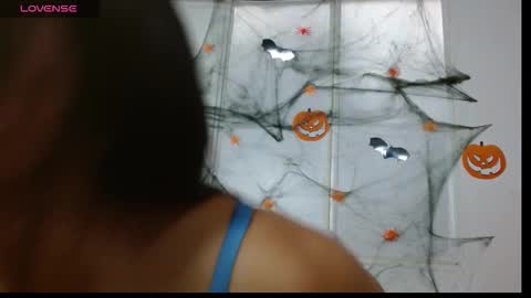 nicole roman online show from 23, 10, 2025