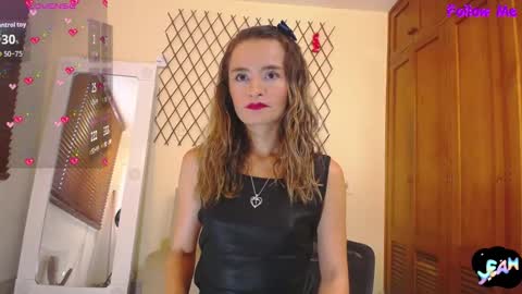 Nicole Santana online show from 11, 11, 2025