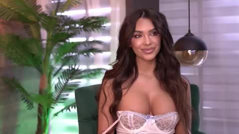 Nicole online show from 26, 9, 2025