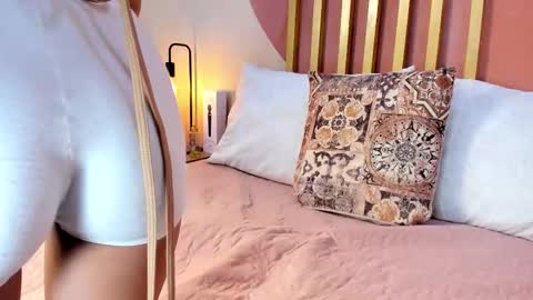 N i c o l e  online show from 26, 11, 2025