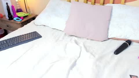 Snapshot of nicolee_angels chatting on 16, 1, 2026 N i c o l e online show from 16, 1, 2026