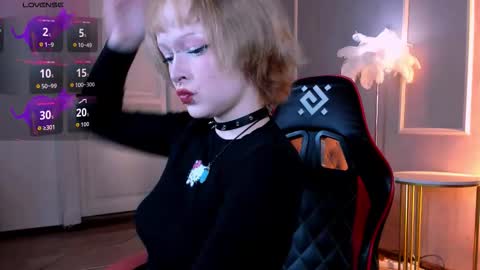 Nicole online show from 9, 10, 2025