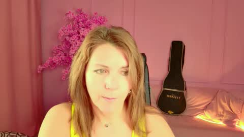 Snapshot of nicolehits chatting on 5, 11, 2025 nicolehits online show from 5, 11, 2025