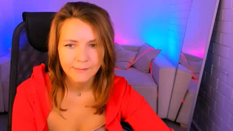 Snapshot of nicolehits chatting on 8, 11, 2025 nicolehits online show from 8, 11, 2025