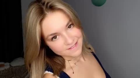 Snapshot of nicolelevis chatting on 3, 12, 2025 Nicole online show from 3, 12, 2025