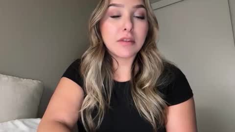 Snapshot of nicolelovesyou444 chatting on 8, 5, 2026 nicolelovesyou444 online show from 8, 5, 2026
