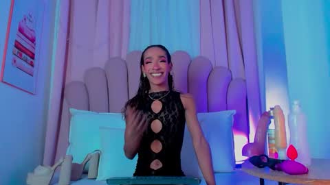 nicolemadrird online show from 18, 9, 2025