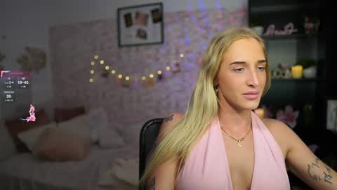nicolette__shea_ online show from 4, 3, 2025