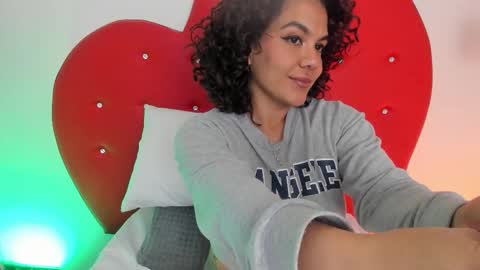 Snapshot of nicolette_rock chatting on 27, 11, 2025 nicolette online show from 27, 11, 2025