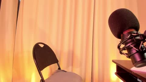 Snapshot of nicolette_tay chatting on 8, 2, 2025 Nicol online show from 8, 2, 2025