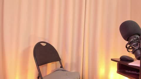 Snapshot of nicolette_tay chatting on 8, 2, 2025 Nicol online show from 8, 2, 2025